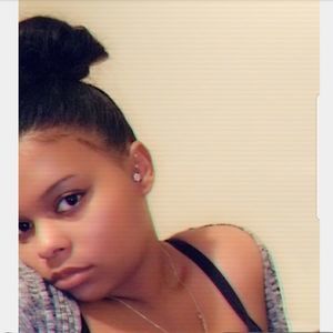 Meet your Posher, Deonna